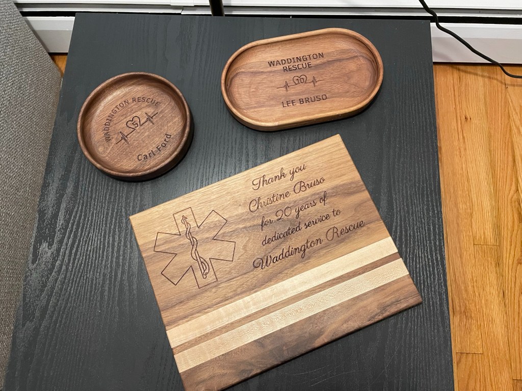 personalized gift set made of walnut